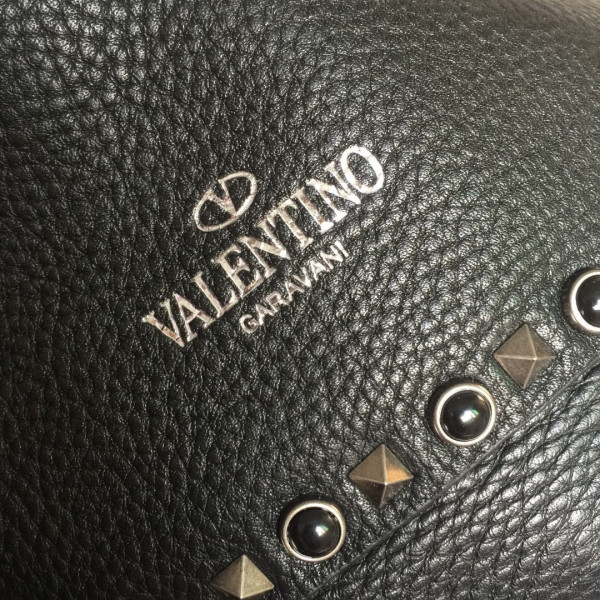 VALENTINO MEDIUM GRAIN CALFSKIN LEATHER ROCKSTUD BAG