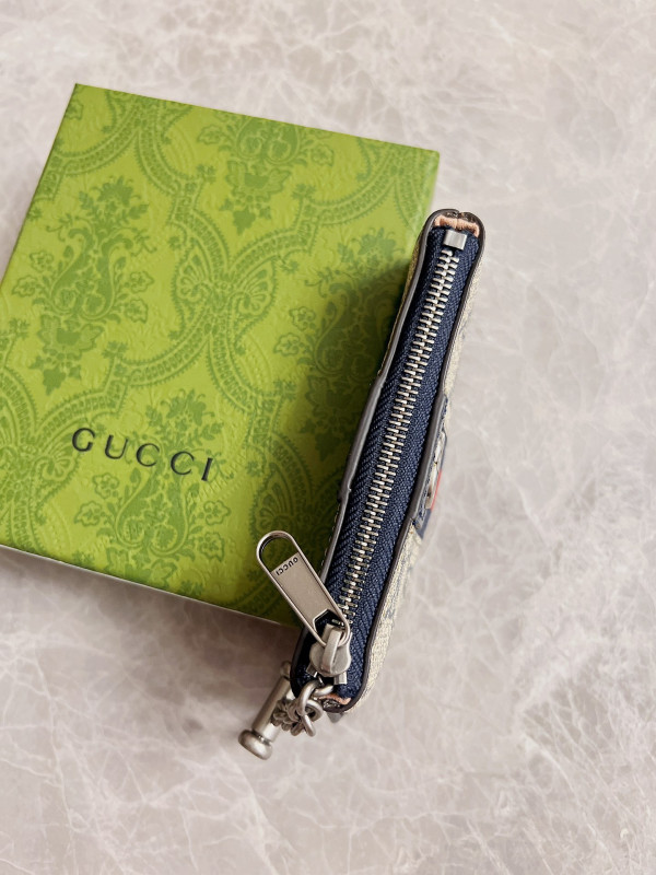G*u*i gg marmont matelassé key case