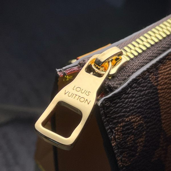 l0*is V*t0n sac plat cross