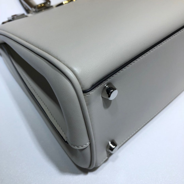 G*u*i zumi small top handle bag