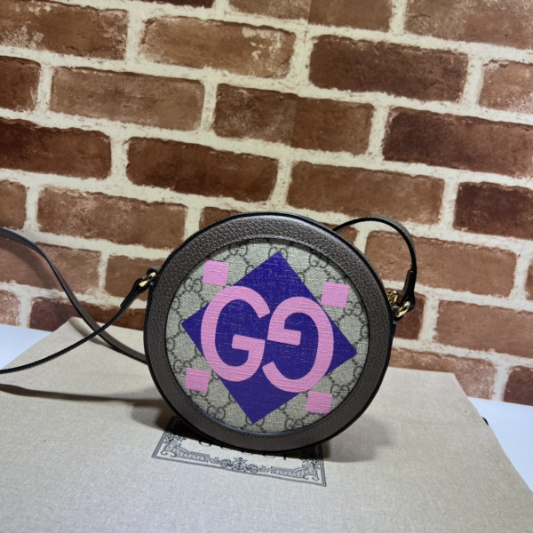 G*u*i round shoulder bag with double g