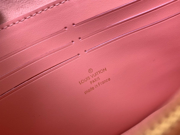 l0*is V*t0n croisette chain wallet