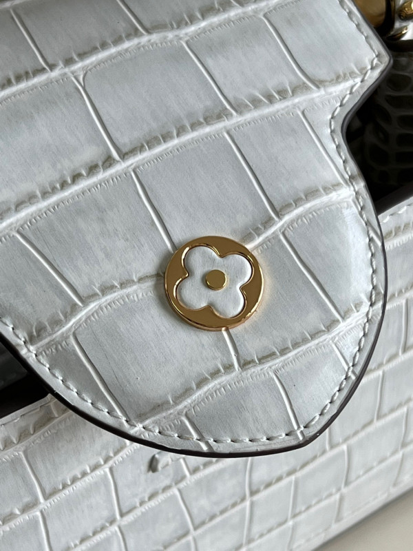 l0*is V*t0n capucines bb