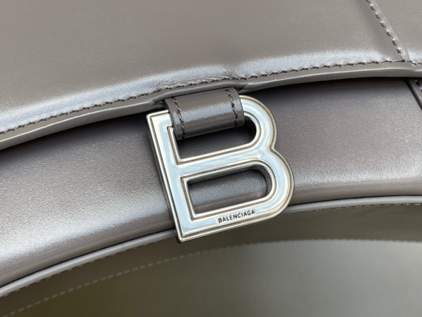 Ba*len*cia*ga hourglass