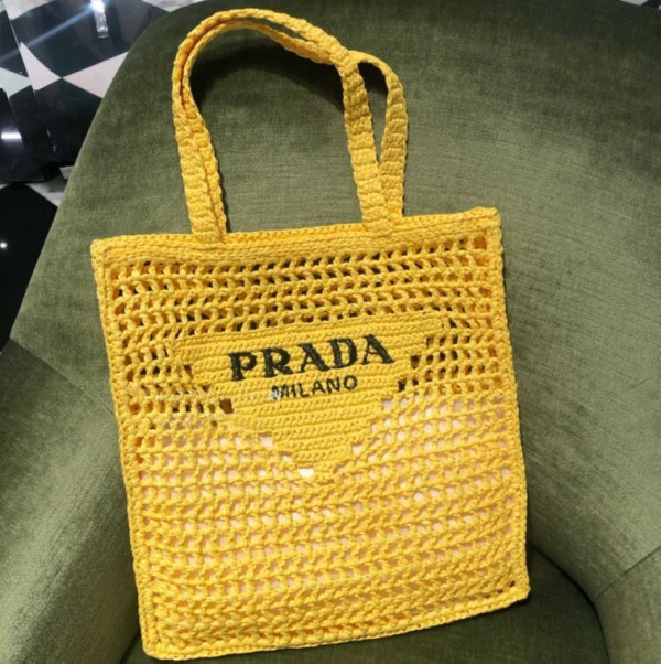Pra*a raffia tote bag