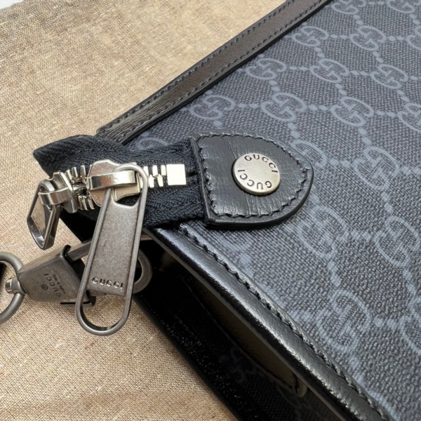 G*u*i messenger bag with interlocking g