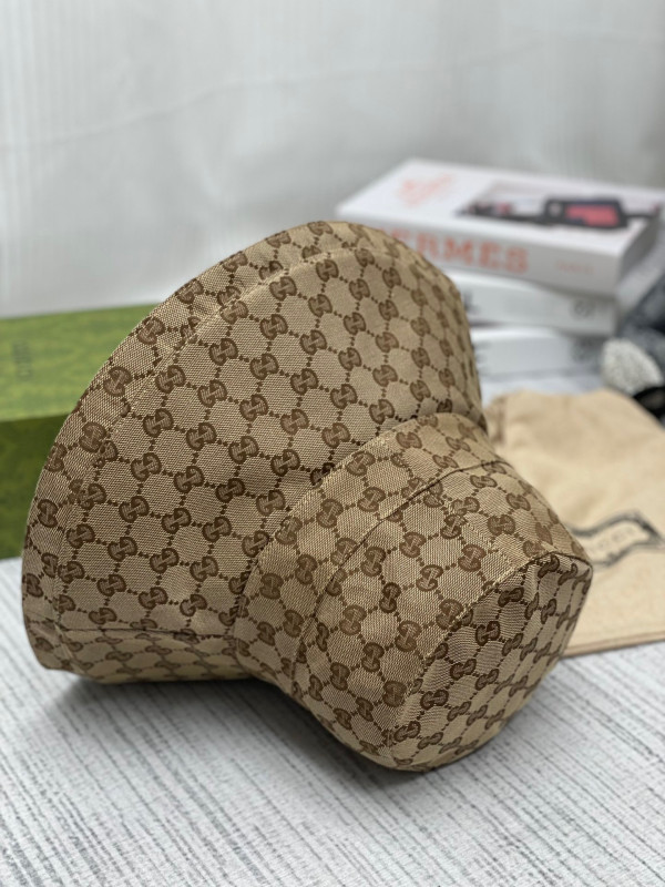 G*u*i gg canvas wide brim hat