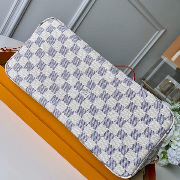 l0*is V*t0n neverfull  mm