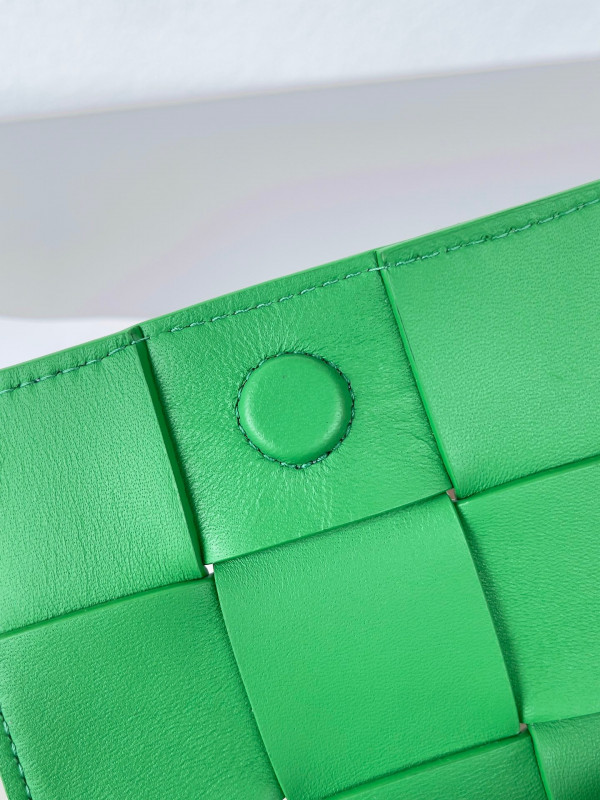 bo*te*ga Ve*ne*ta candy mini cassette-12*8*4cm