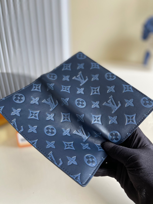 l0*is V*t0n brazza wallet