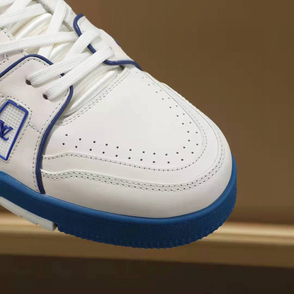 l0*is V*t0n trainer sneaker