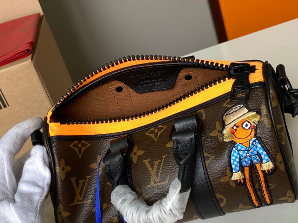 l0*is V*t0n keepall xs
