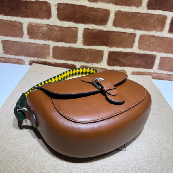 G*u*i small shoulder bag with logo
