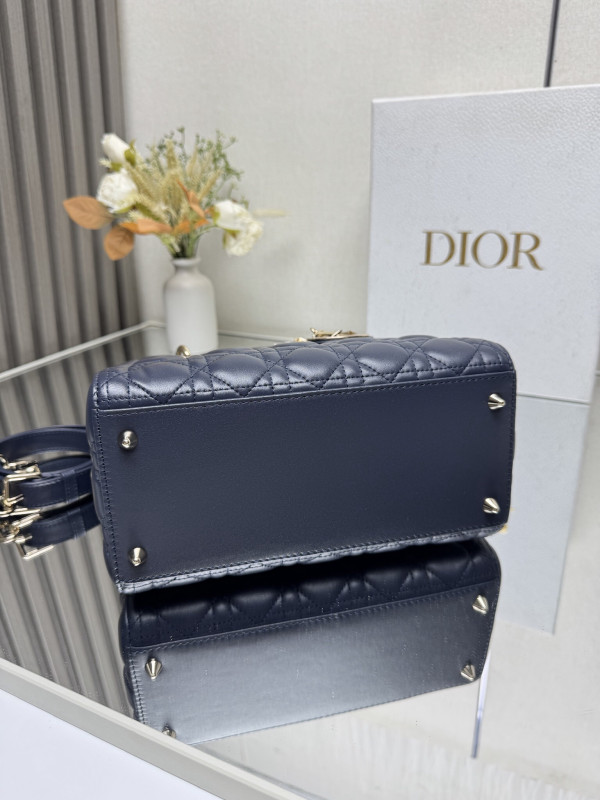 LADY DIRO MEDIUM LAMBSKIN - 24CM