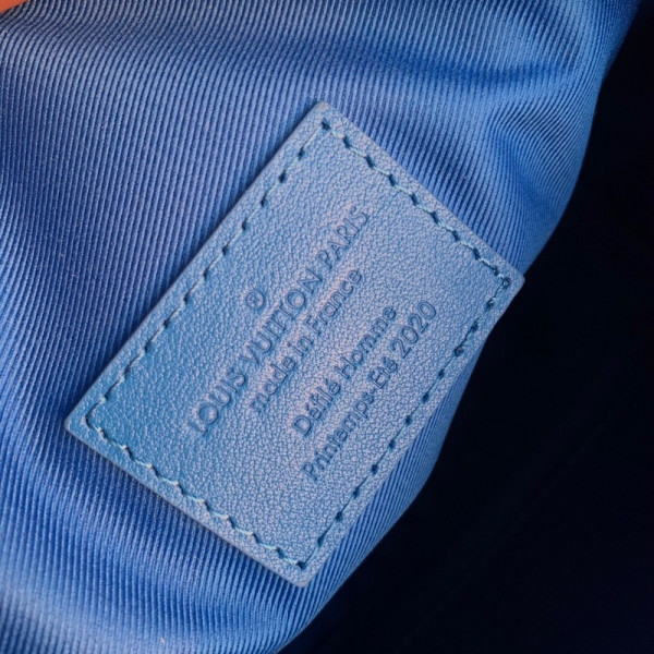 l0*is V*t0n soft trunk