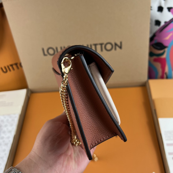 l0*is V*t0n mylockme chain pochette