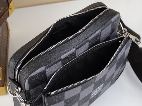 l0*is V*t0n trio messenger