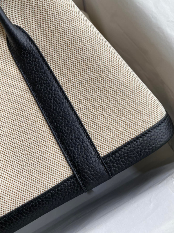 H**mes garden party 30