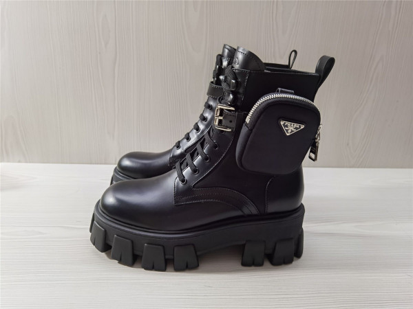 Pra*a pocket boots
