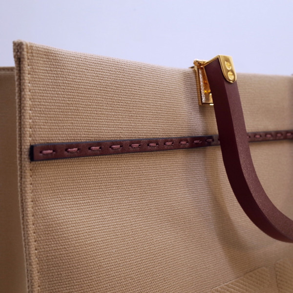 F**di medium sunshine