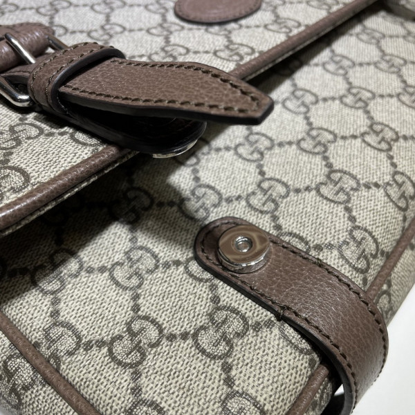 G*u*i gg messenger bag