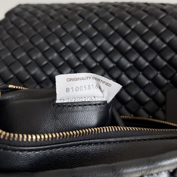 bo*te*ga Ve*ne*ta patti top handle bag