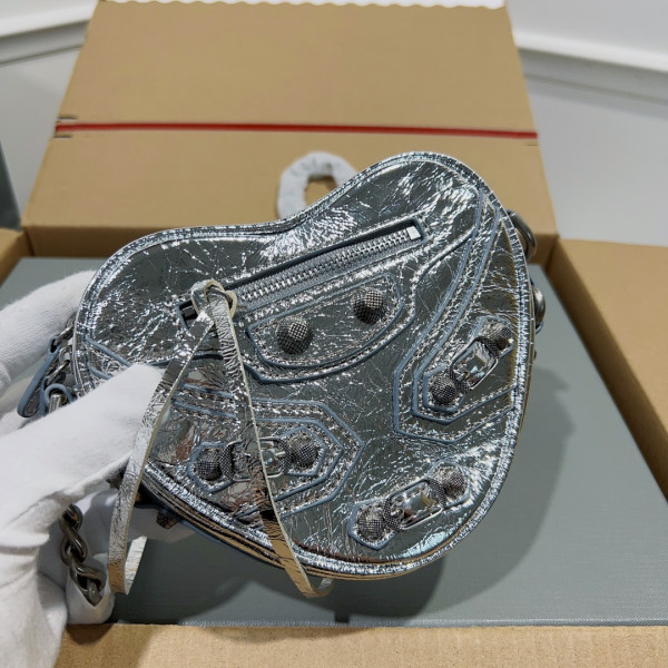 Ba*len*cia*ga  le cagole heart mini metallic crinkled-leather shoulder bag