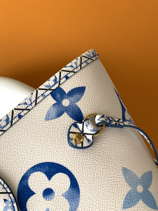 l0*is V*t0n neverfull mm