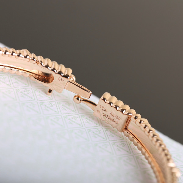 V*N CL*F & arpels perlée bracelet