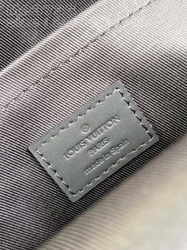 l0*is V*t0n pilot slingbag