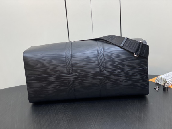 l0*is V*t0n keepall bandouliÈre 50