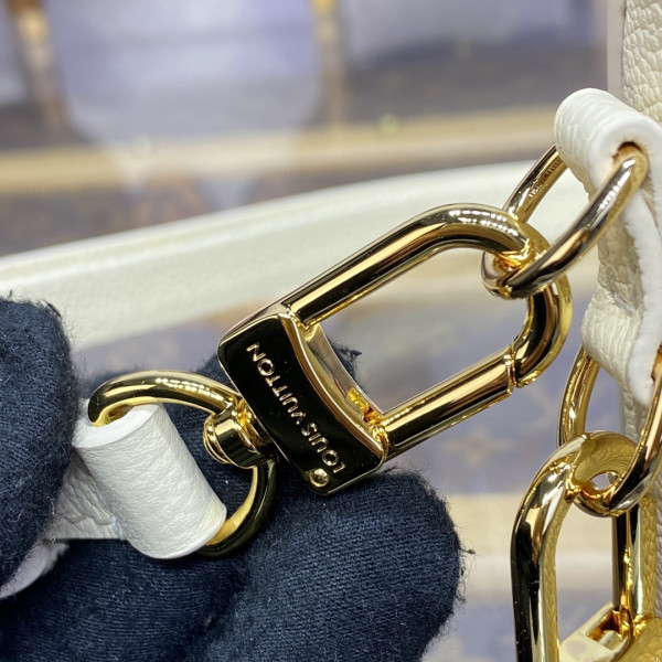 l0*is V*t0n pochette metis east west