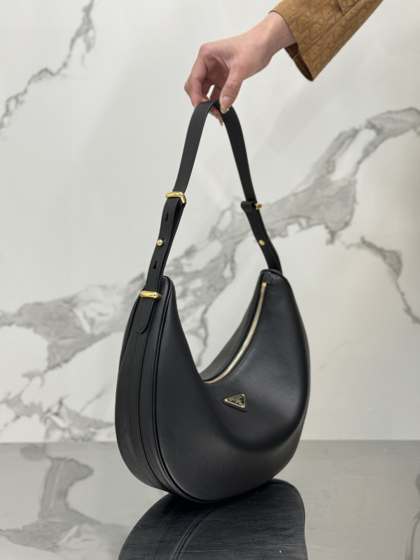 Pra*a arqué leather shoulder bag-35*22.5*8cm