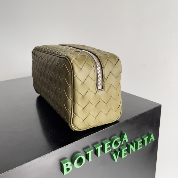 bo*te*ga Ve*ne*ta  intrecciato leather wallet-on-strap