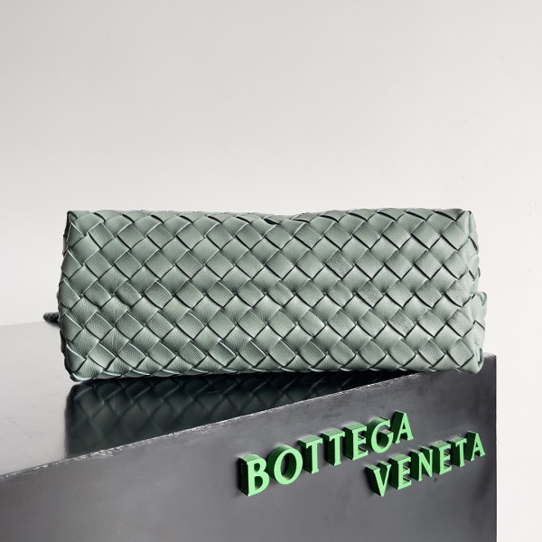 bo*te*ga Ve*ne*ta medium andiamo
