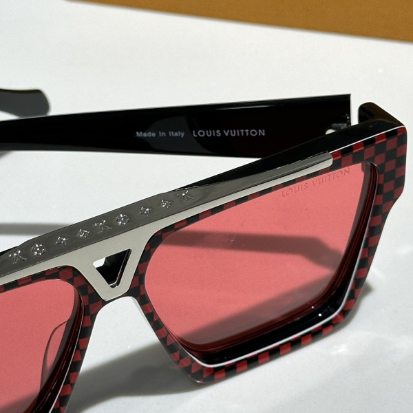 louvis V*t0n sunglasses