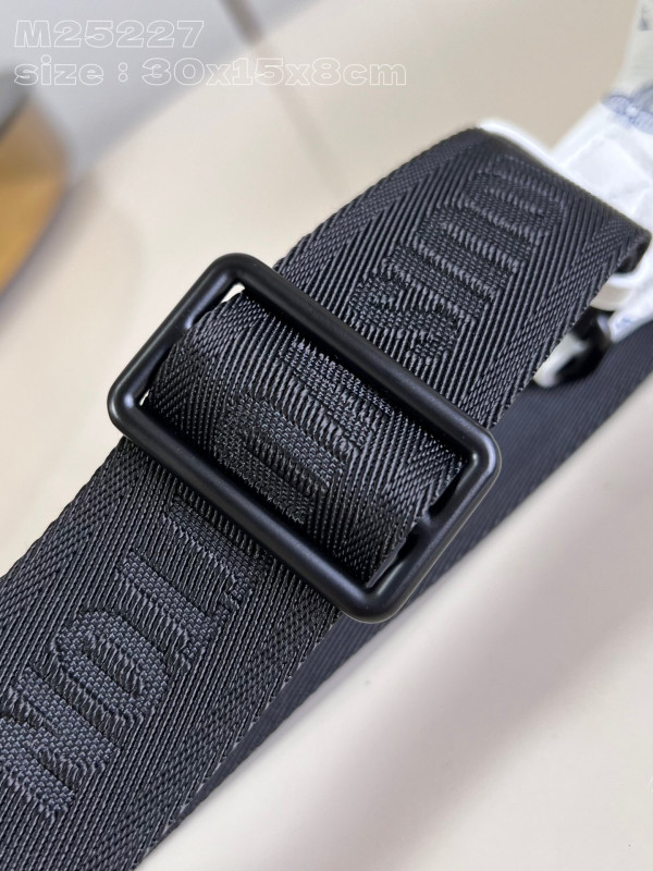 l0*is V*t0n rush bumbag-30*15*8cm