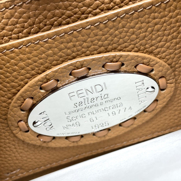 F**di peekaboo iseeu petite-20x11x15cm