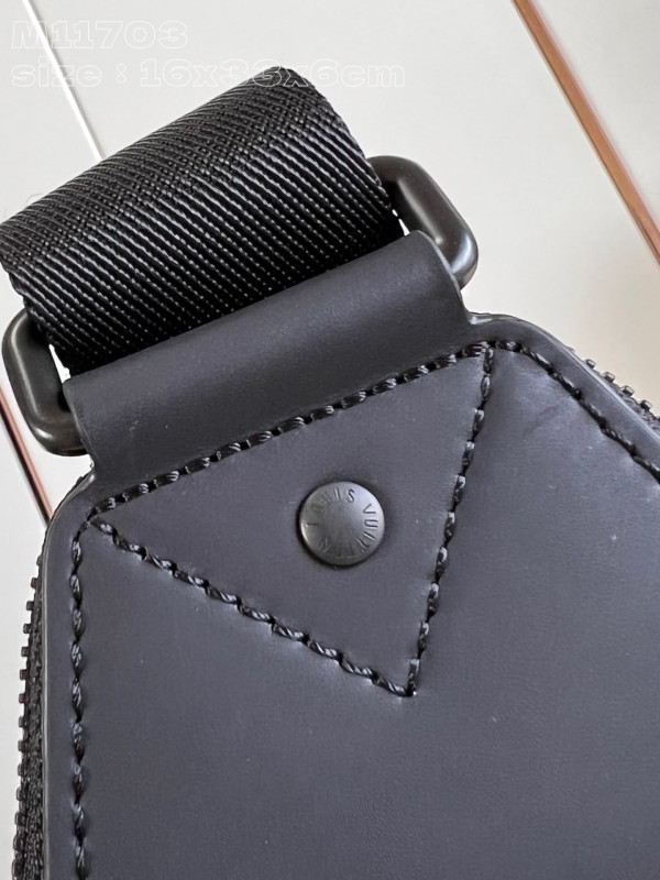 l0*is V*t0n avenue slingbag-16*33*5.7cm