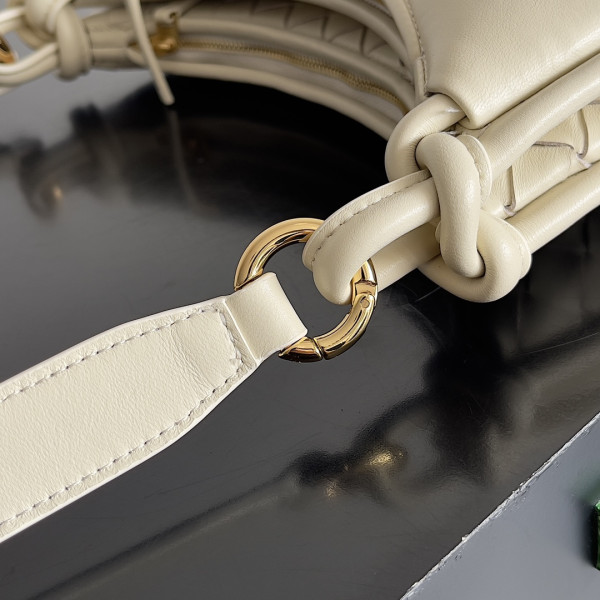 bo*te*ga Ve*ne*ta  gemelli messenger