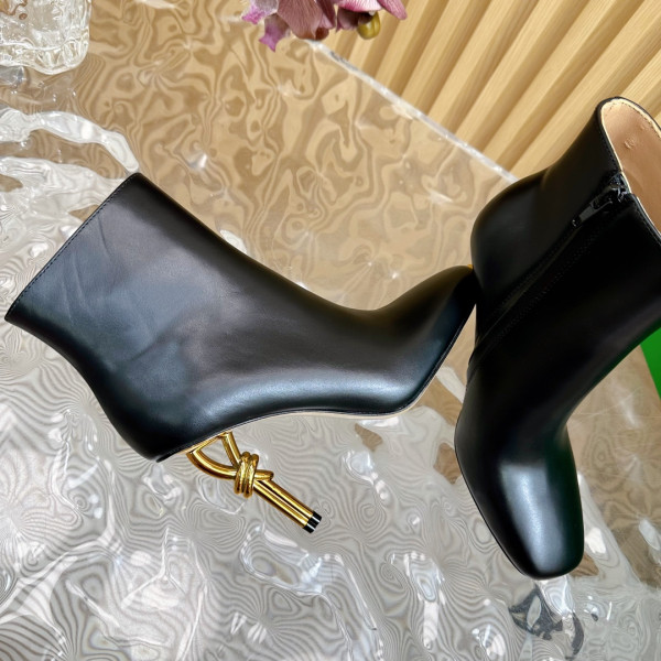 bo*te*ga Ve*ne*ta knot ankle boot