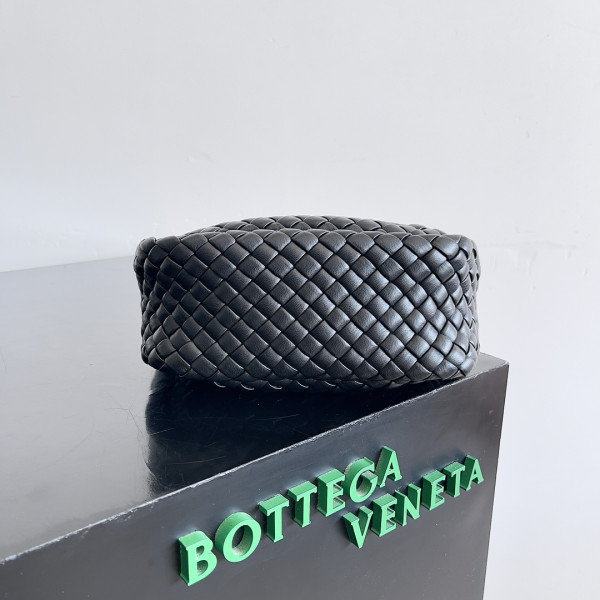 bo*te*ga Ve*ne*ta mini cobble top handle