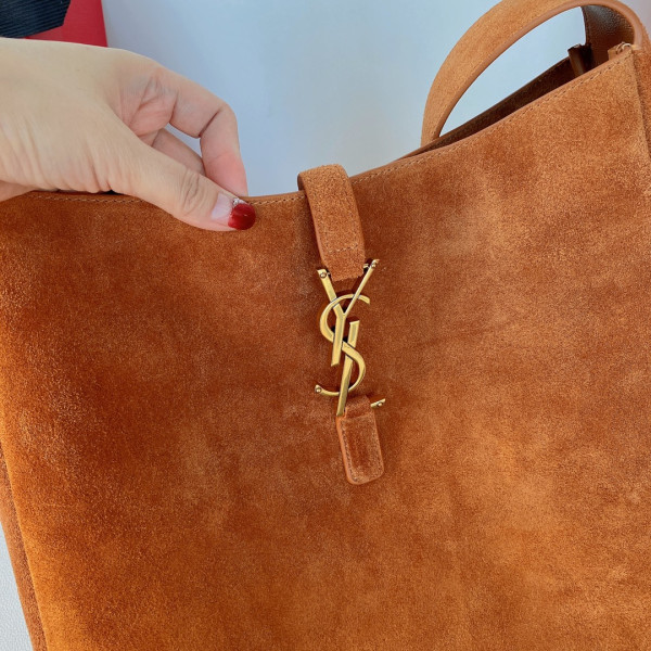 Y*L le 5 À 7 large soft hobo bag - 30x31x13cm