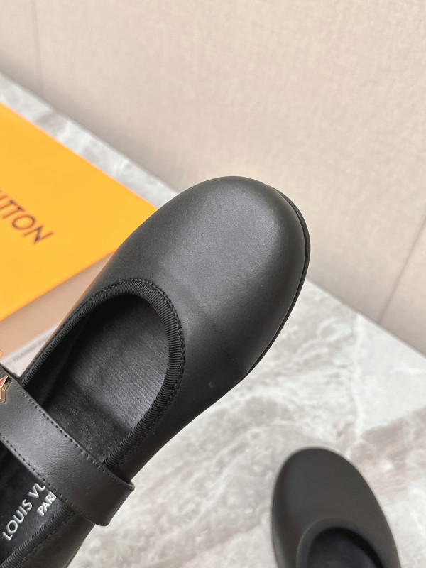 l0*is V*t0n mary jane