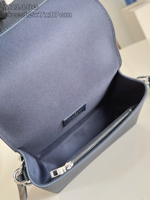 l0*is V*t0n fastline wearable wallet