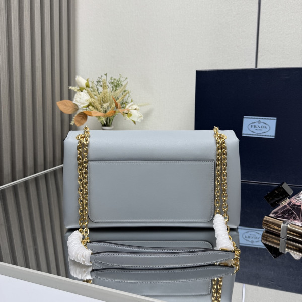 Pra*a doux medium leather shoulder bag-29*16*9.5cm