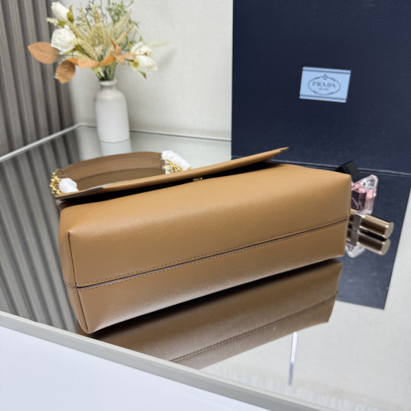 Pra*a doux medium leather shoulder bag-29*16*9.5cm