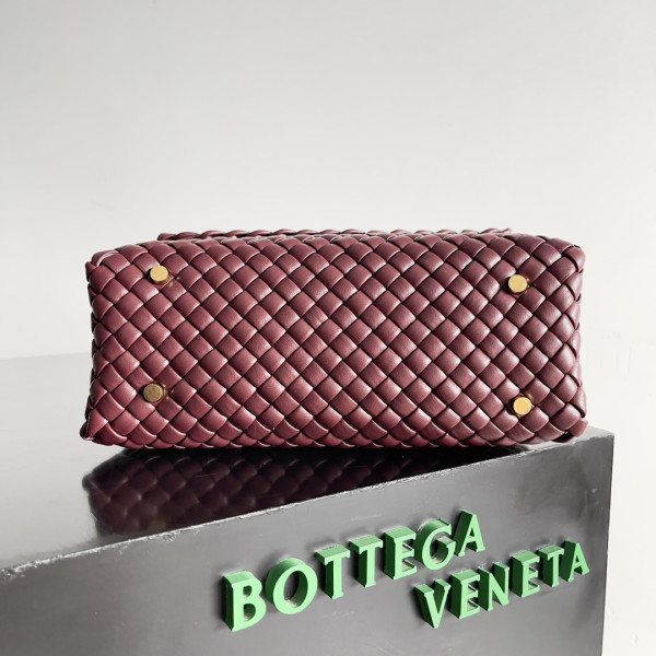 bo*te*ga Ve*ne*ta patti top handle bag