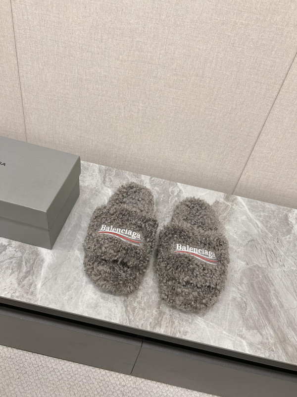 Ba*len*cia*ga slides