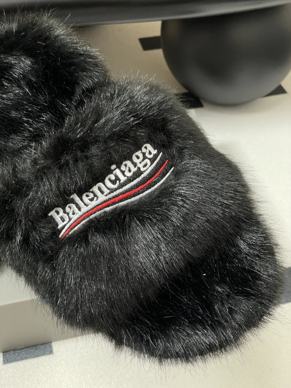 Ba*len*cia*ga slides